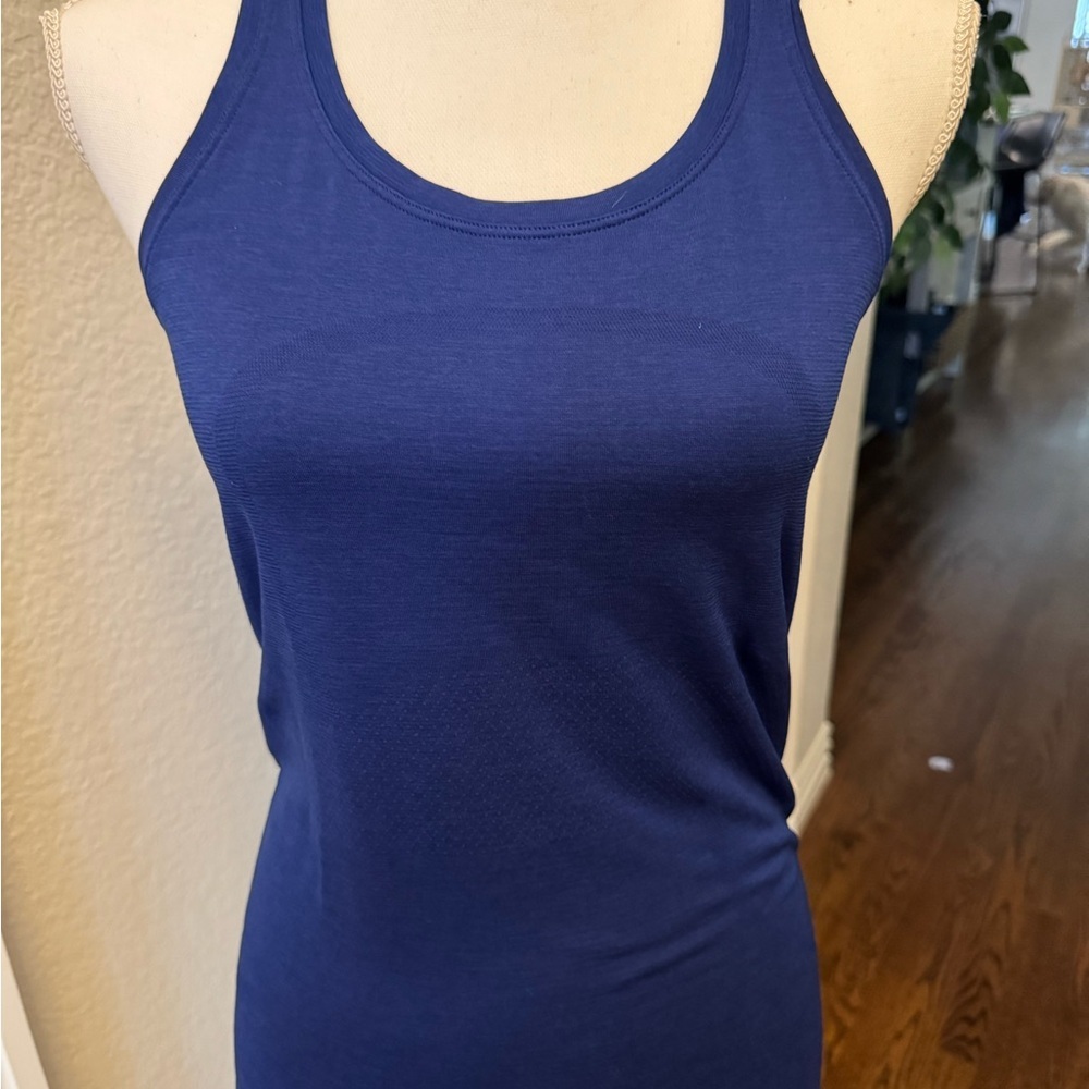 Lululemon swiftly racerback 2.0 tank hip length - size 6 Women's Blue Tank Top